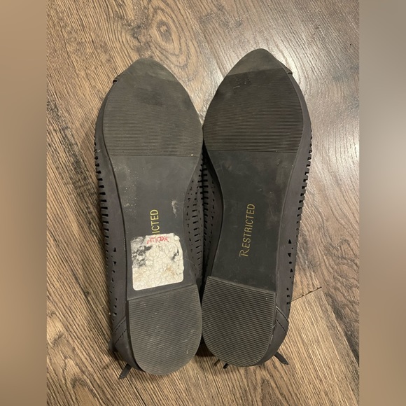 5/$25 Restricted Black Flats, Women’s Size 10 - Picture 5 of 11